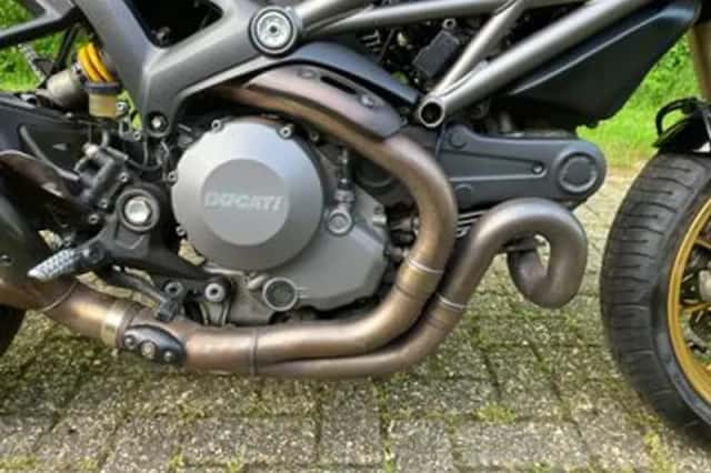 DUCATI M (2011) thumbnail 5