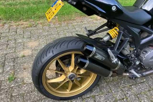 DUCATI M (2011) thumbnail 6