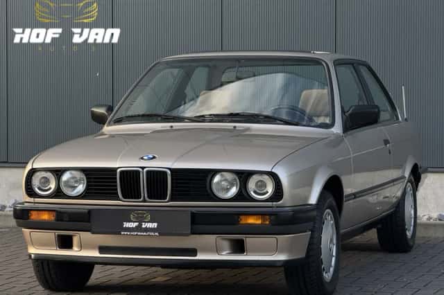 BMW 3-Serie (1990) thumbnail 1