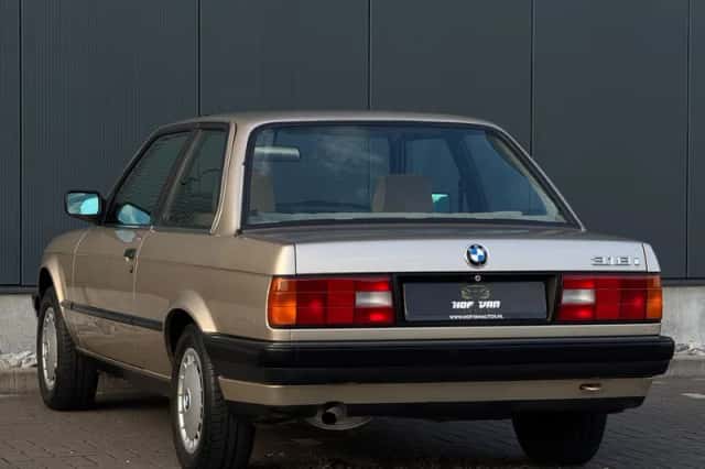 BMW 3-Serie (1990) thumbnail 3