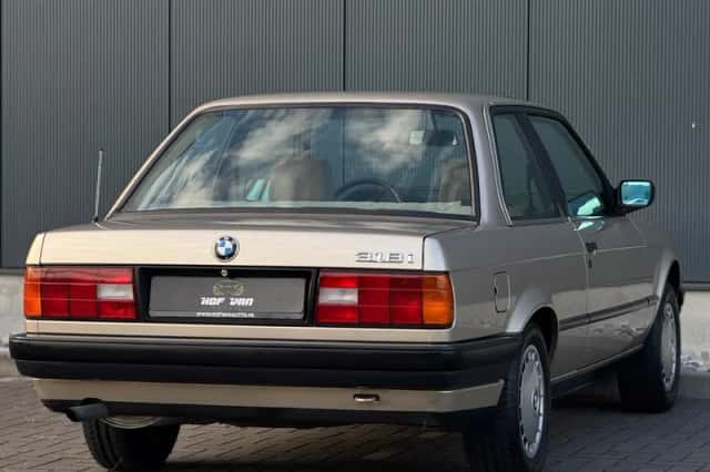 BMW 3-Serie (1990) thumbnail 4