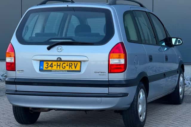 Opel Zafira (2001) thumbnail 5