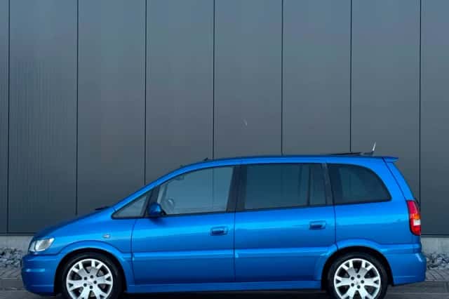 Opel Zafira (2002) thumbnail 3