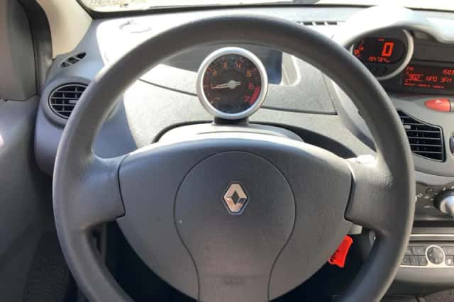 Renault Twingo (2011) thumbnail 3