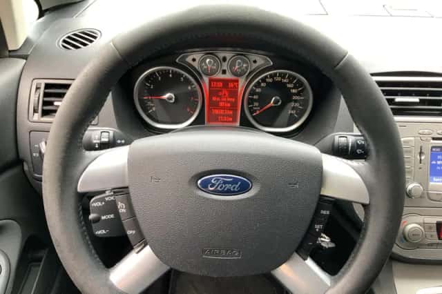 Ford C-Max (2010) thumbnail 3