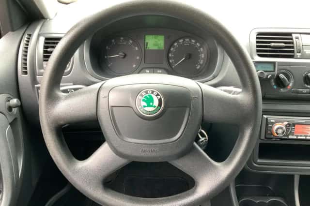 Škoda Fabia (2010) thumbnail 3