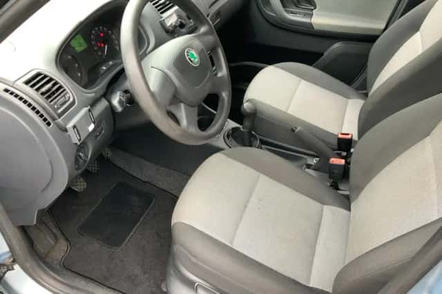 Škoda Fabia (2010) thumbnail 5
