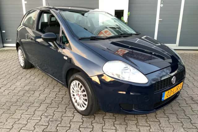 Fiat Grande Punto (2010) thumbnail 2