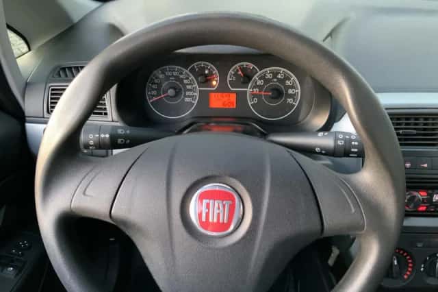 Fiat Grande Punto (2010) thumbnail 3