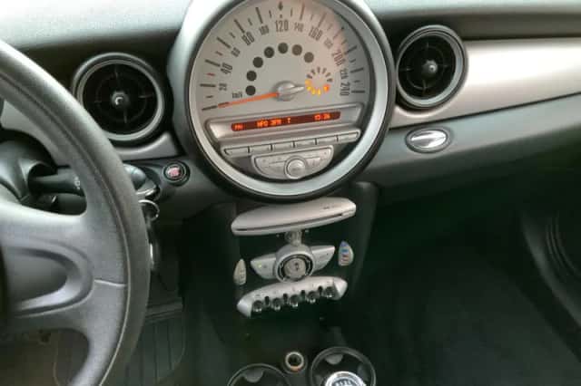 MINI Cooper (2007) thumbnail 4