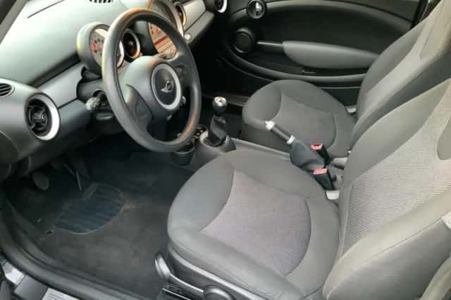 MINI Cooper (2007) thumbnail 5