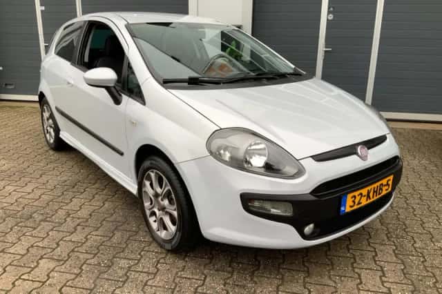 Fiat Punto (2009) thumbnail 2