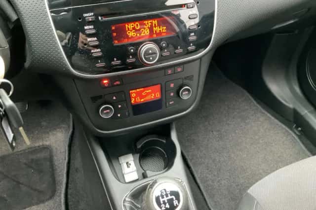 Fiat Punto (2009) thumbnail 4