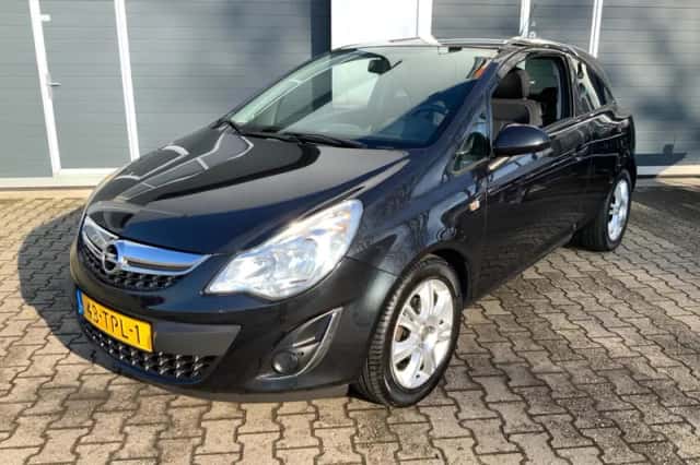 Opel Corsa (2012) thumbnail 1