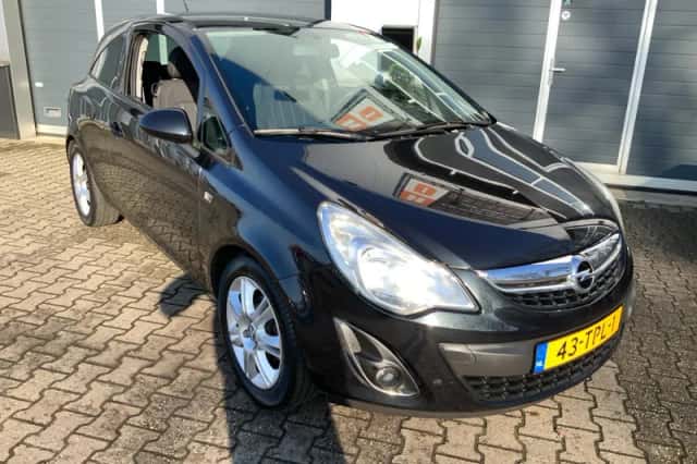 Opel Corsa (2012) thumbnail 2