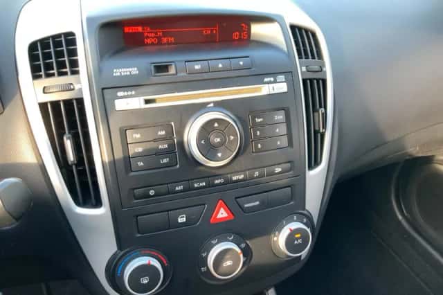 Kia Pro Cee'd (2010) thumbnail 4