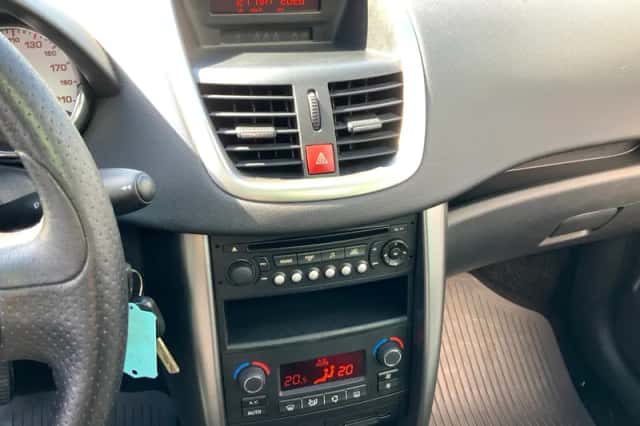 Peugeot 207 (2010) thumbnail 4