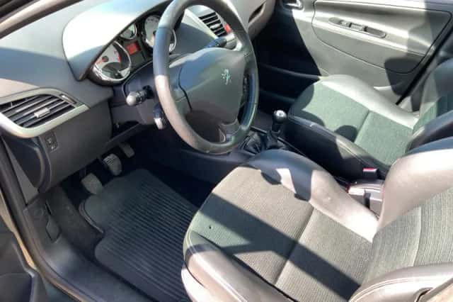 Peugeot 207 (2010) thumbnail 5