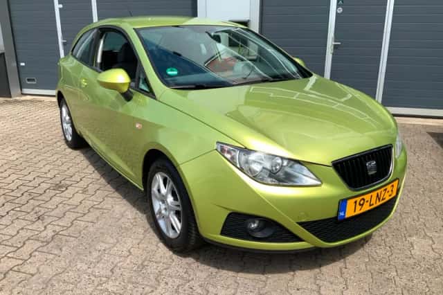 SEAT Ibiza (2010) thumbnail 2