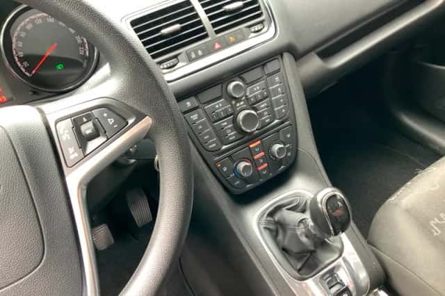 Opel Meriva (2011) thumbnail 4