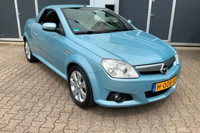Opel Tigra TwinTop (2009) thumbnail 3