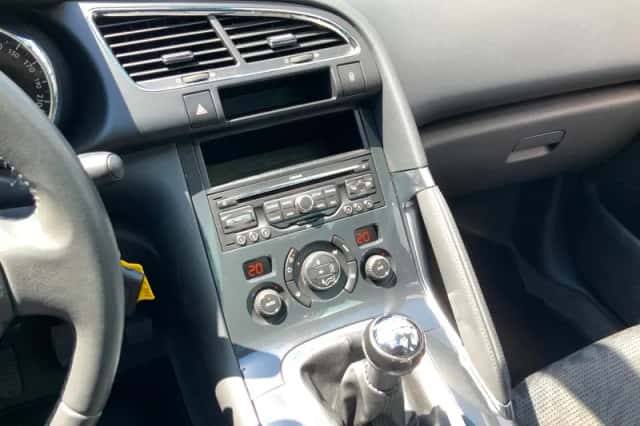 Peugeot 3008 (2011) thumbnail 4
