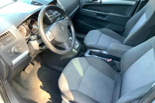 Opel Zafira (2006) thumbnail 5