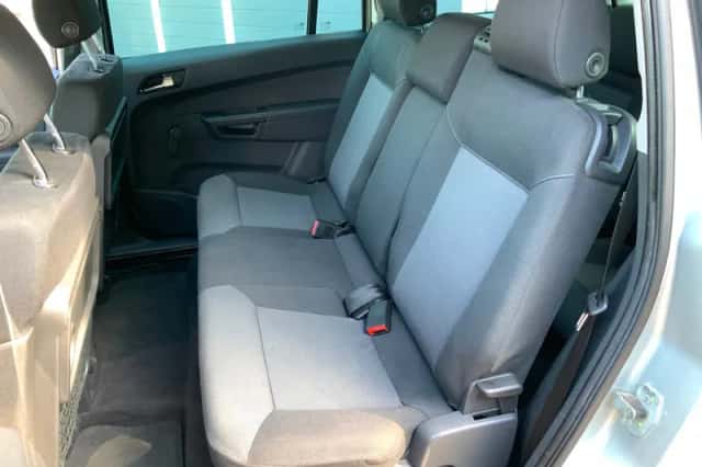 Opel Zafira (2006) thumbnail 6