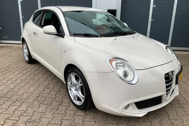 Alfa Romeo Mito (2009) thumbnail 2