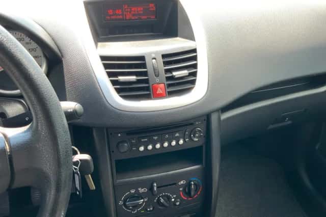 Peugeot 207 (2008) thumbnail 4