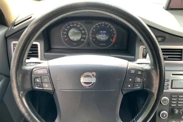 Volvo V70 (2009) thumbnail 3
