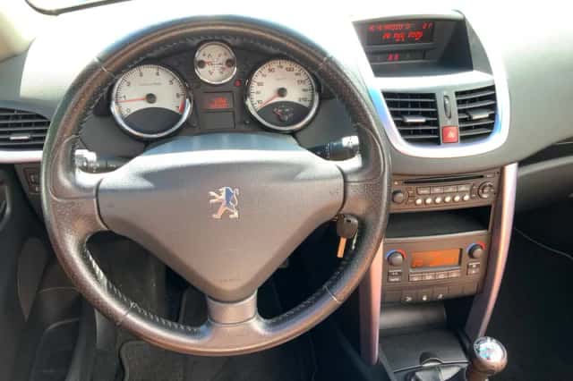 Peugeot 207 (2007) thumbnail 3