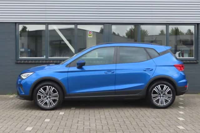 SEAT Arona (2024) thumbnail 4