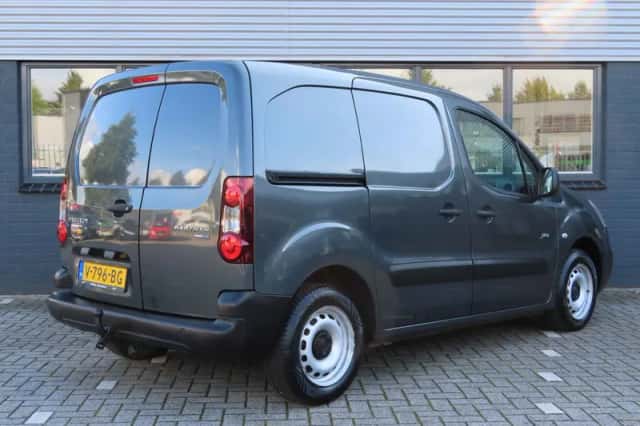 Peugeot Partner (2016) thumbnail 2
