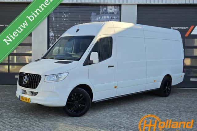 Mercedes-Benz Sprinter (2022) thumbnail 1