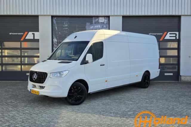 Mercedes-Benz Sprinter (2022) thumbnail 2