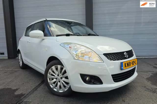 Suzuki Swift (2013) thumbnail 1