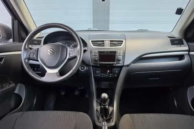 Suzuki Swift (2013) thumbnail 2