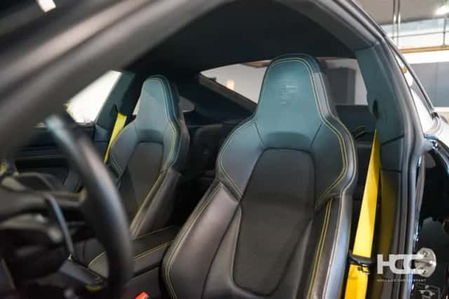 Porsche 911 (2022) thumbnail 3