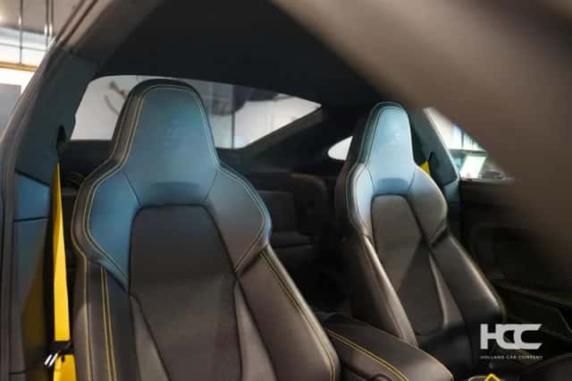Porsche 911 (2022) thumbnail 6