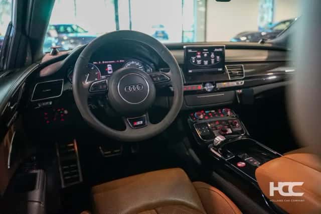 Audi S8 (2016) thumbnail 5