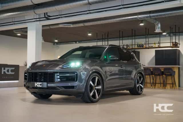 Porsche Cayenne (2023) thumbnail 1