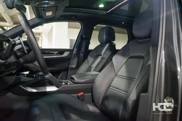 Porsche Cayenne (2023) thumbnail 5