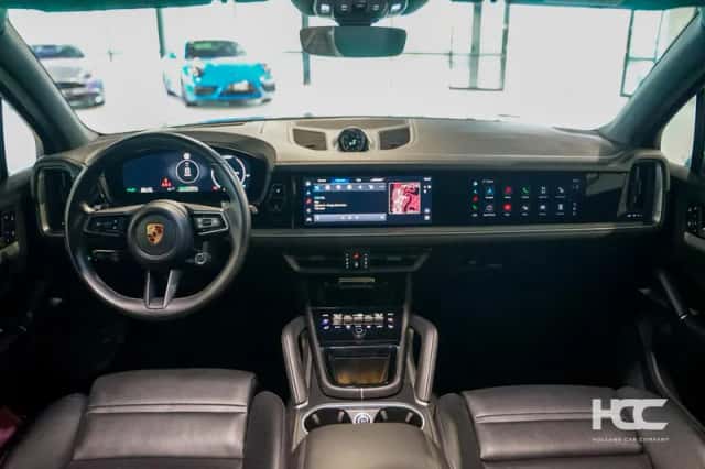 Porsche Cayenne (2023) thumbnail 6
