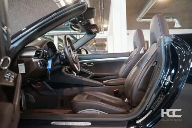 Porsche 911 (2016) thumbnail 3