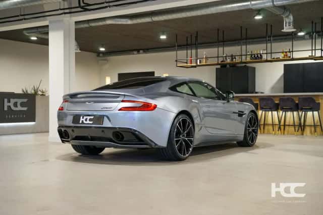 Aston Martin Vanquish (2013) thumbnail 2
