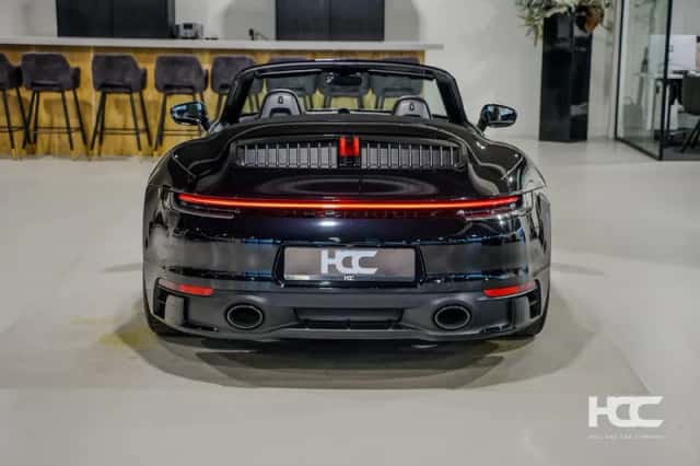Porsche 911 (2019) thumbnail 4
