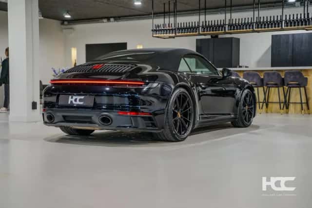 Porsche 911 (2019) thumbnail 6