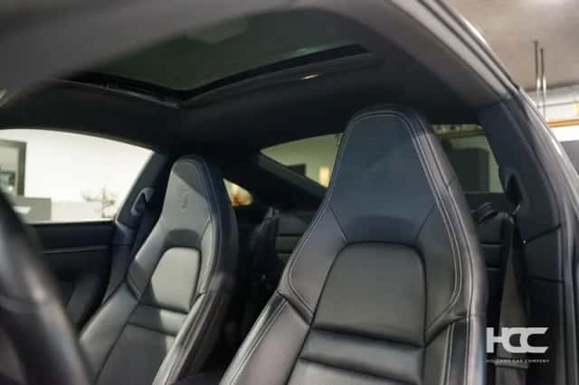 Porsche 911 (2019) thumbnail 4