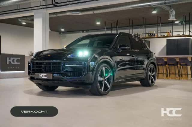 Porsche Cayenne (2024) thumbnail 1